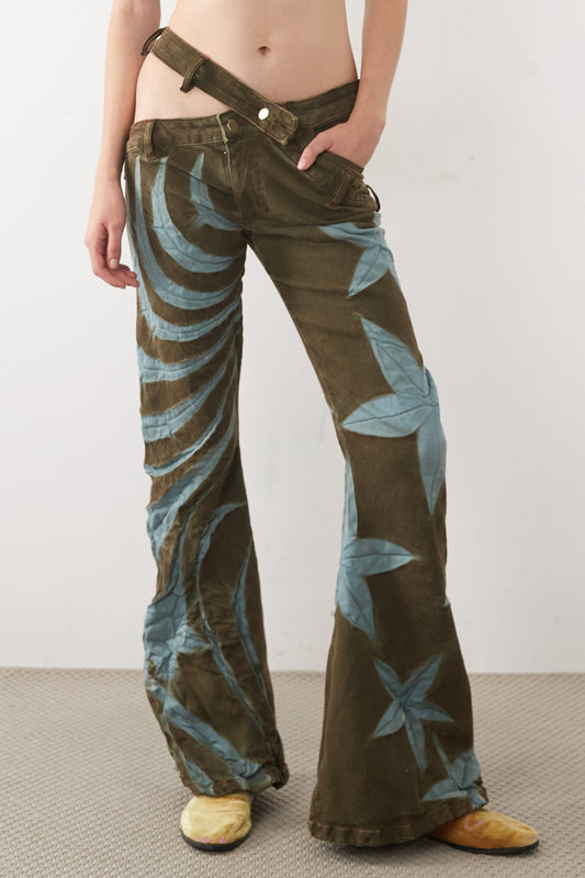 TRIBAL FLOWER FLARED JEANS