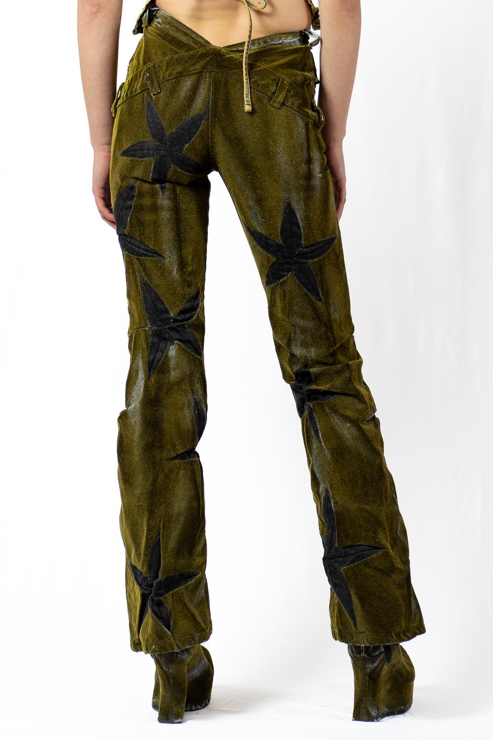 V-SHAPE FLOWER FLOCK JEANS