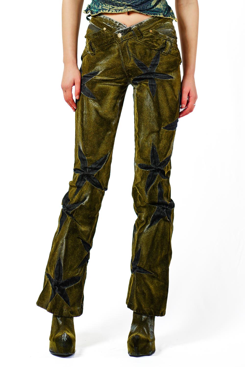V-SHAPE FLOWER FLOCK JEANS